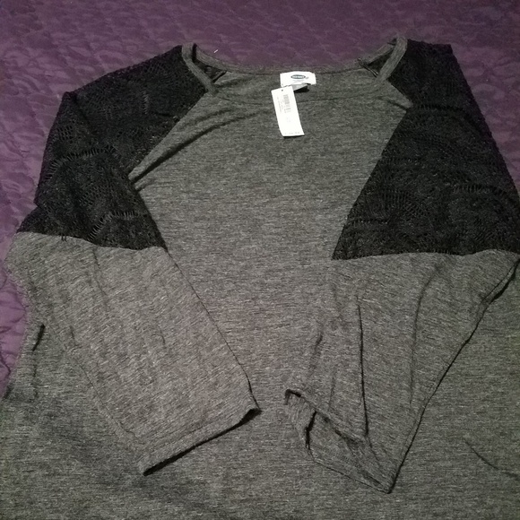 Old Navy Tops - Old Navy Gray Lace Raglan Sleeve Top- NWT